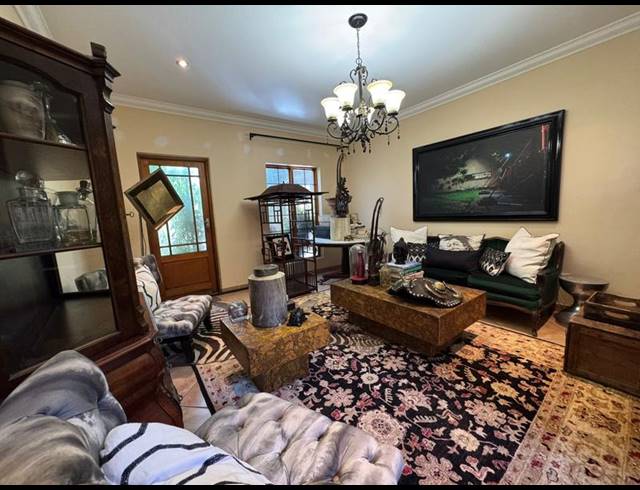 5 BEDROOM HOUSE FOR SALE IN MIDSTREAM ESTATE